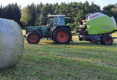 Claas Variant 385 RC
